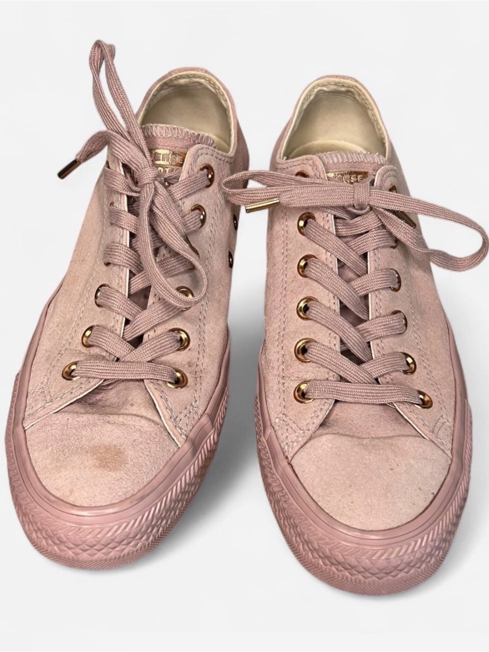 Converse Women Lilac Colored Suede Lace Up Shoes‎ Size 9